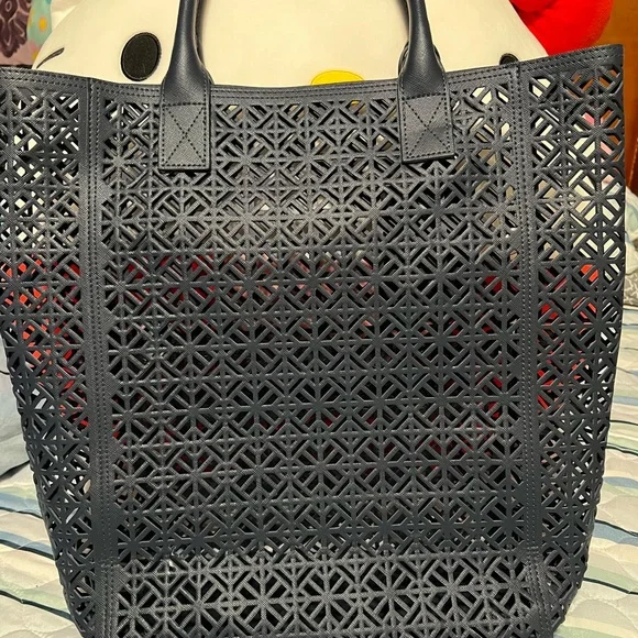 TORY BURCH EUC Dark Blue Perforated Tote - Picture 4 of 10